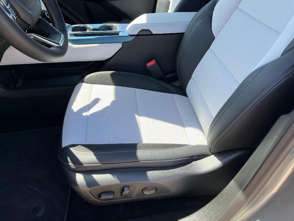 new 2025 Chevrolet Equinox EV car, priced at $43,590