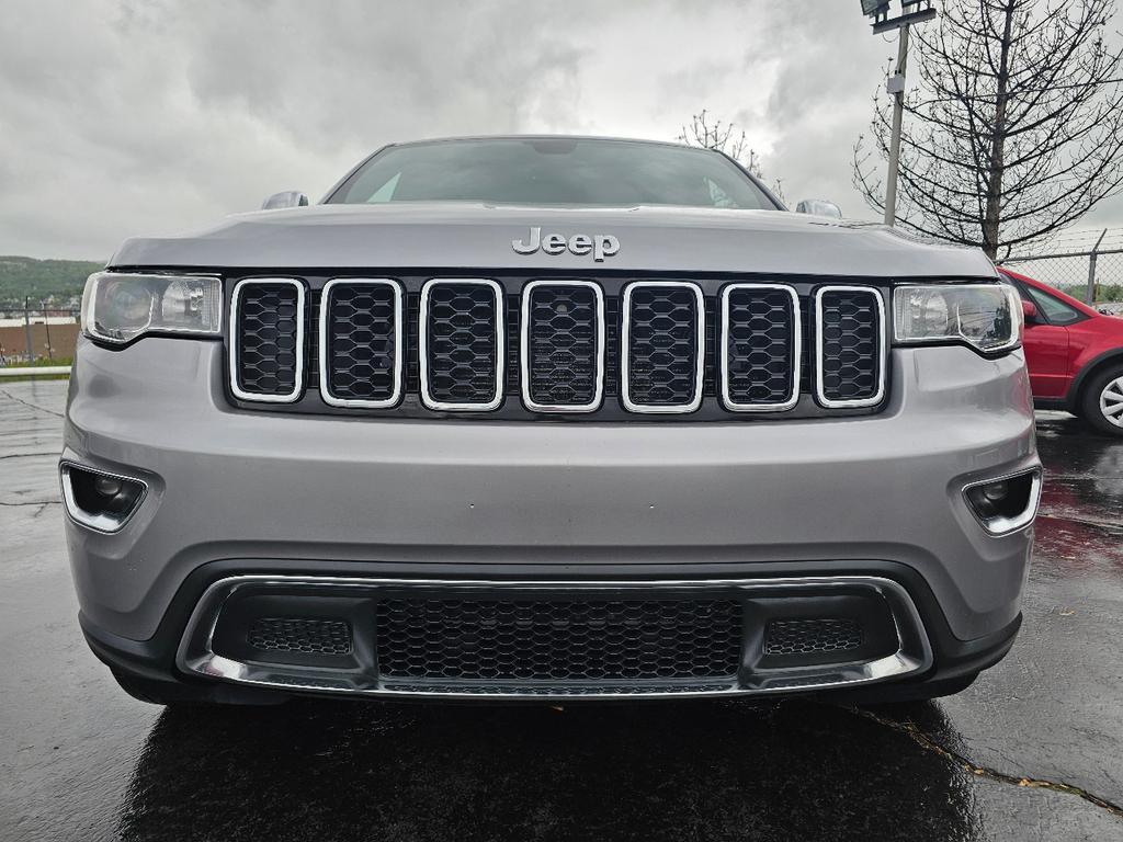 used 2017 Jeep Grand Cherokee car, priced at $18,995