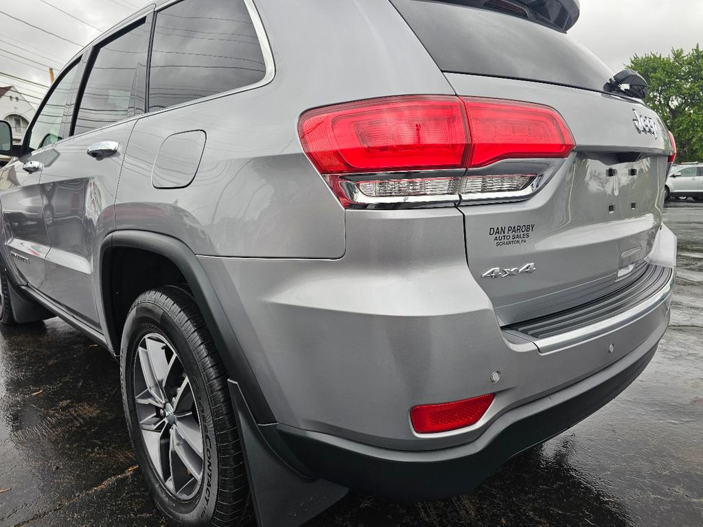 used 2017 Jeep Grand Cherokee car, priced at $18,995