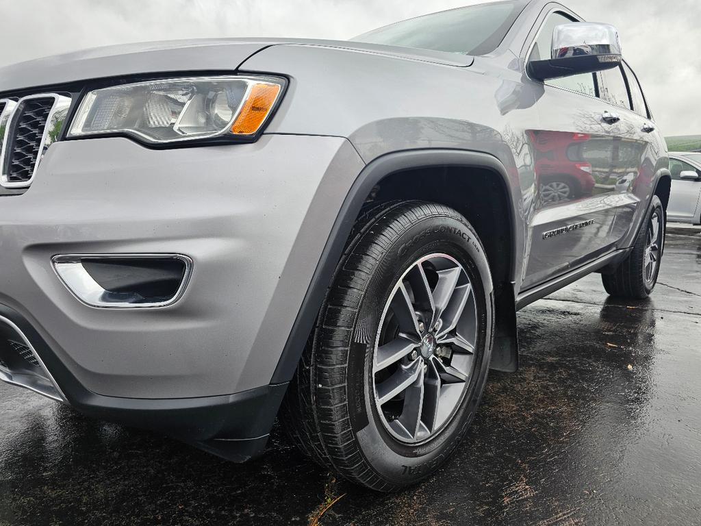 used 2017 Jeep Grand Cherokee car, priced at $18,995