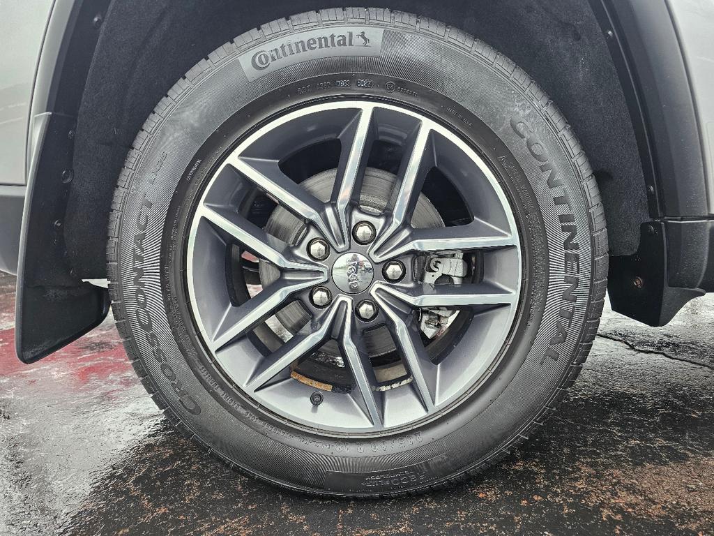 used 2017 Jeep Grand Cherokee car, priced at $18,995