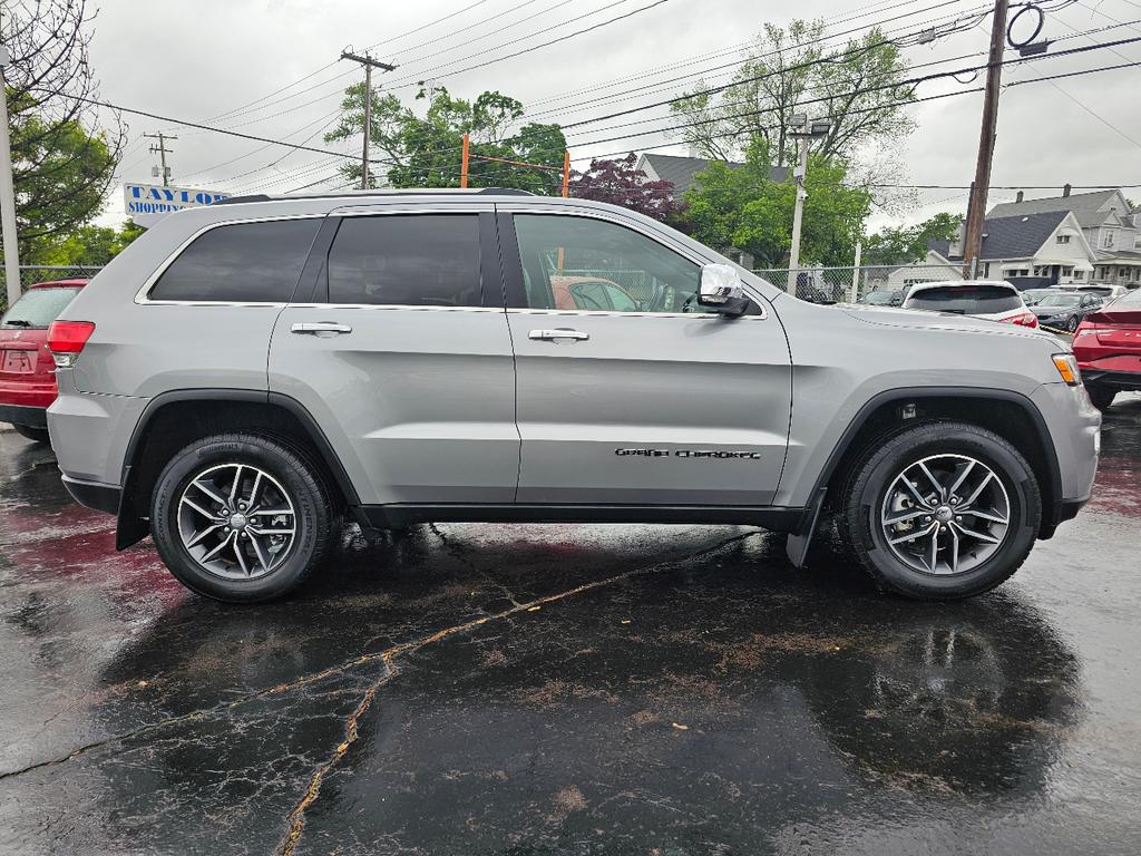used 2017 Jeep Grand Cherokee car, priced at $18,995