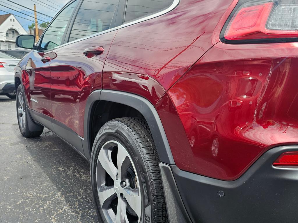 used 2020 Jeep Cherokee car, priced at $18,995