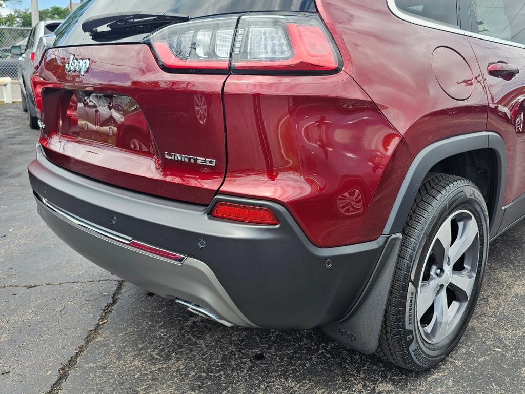 used 2020 Jeep Cherokee car, priced at $18,995