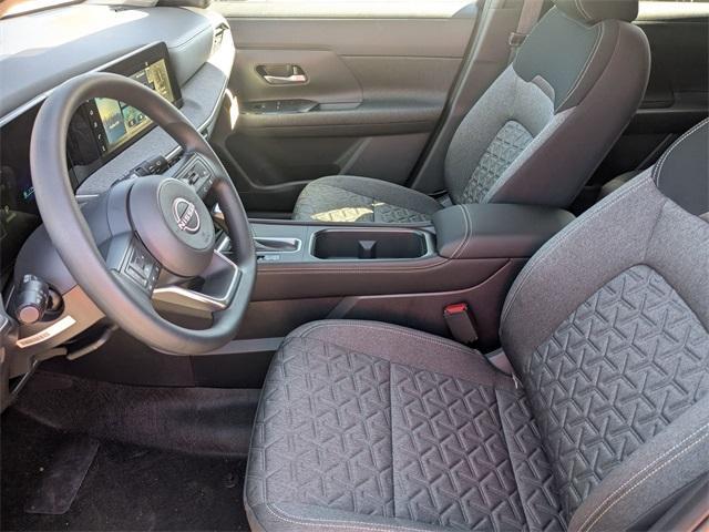 new 2025 Nissan Kicks car, priced at $27,651