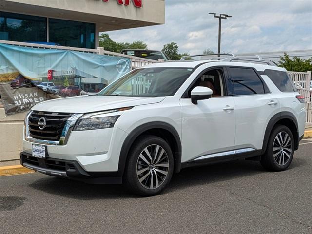 new 2025 Nissan Pathfinder car, priced at $51,985