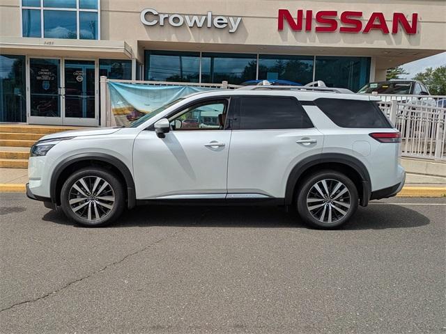 new 2025 Nissan Pathfinder car, priced at $51,985