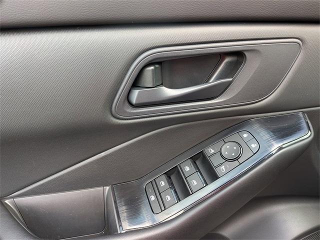 used 2025 Nissan Rogue car, priced at $27,367