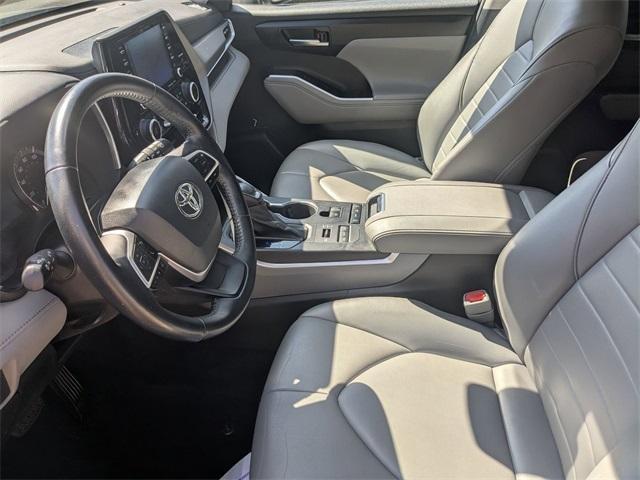 used 2022 Toyota Highlander car, priced at $35,895