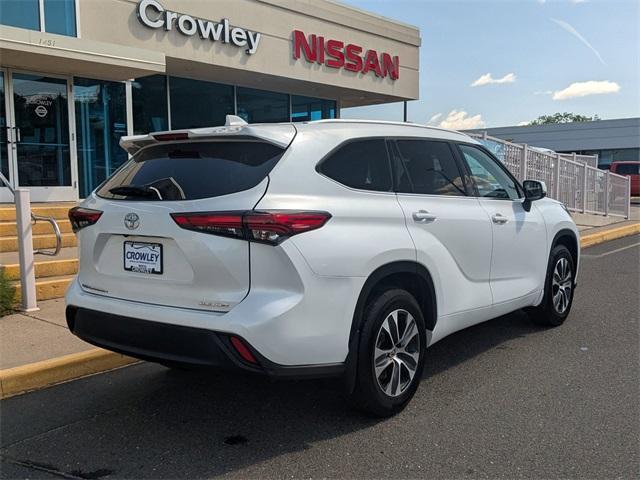 used 2022 Toyota Highlander car, priced at $35,895