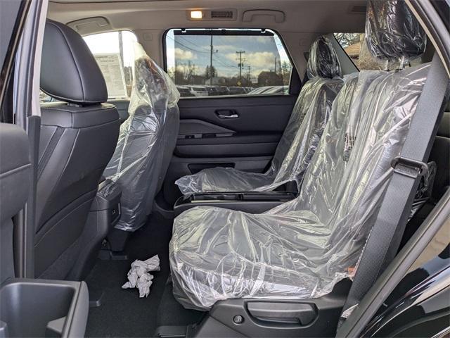 new 2025 Nissan Pathfinder car, priced at $46,392