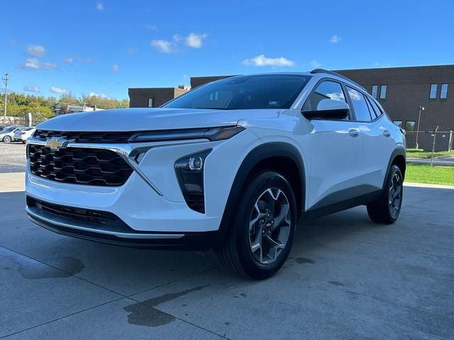used 2025 Chevrolet Trax car, priced at $23,364