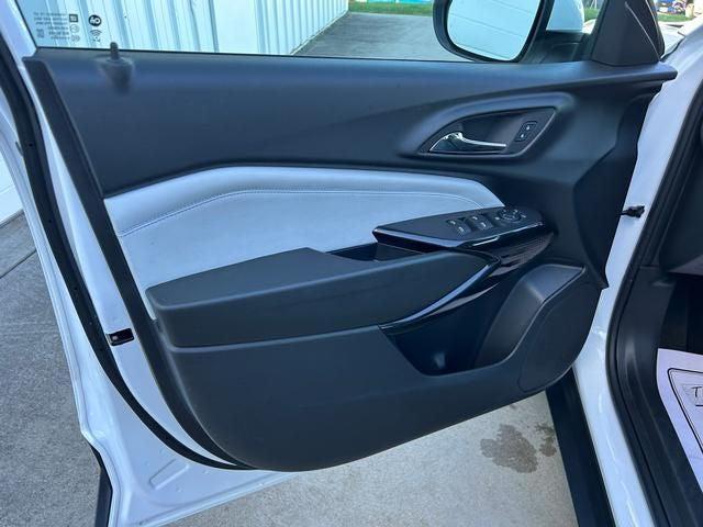 used 2025 Chevrolet Trax car, priced at $23,364