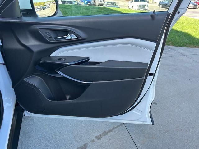 used 2025 Chevrolet Trax car, priced at $23,364