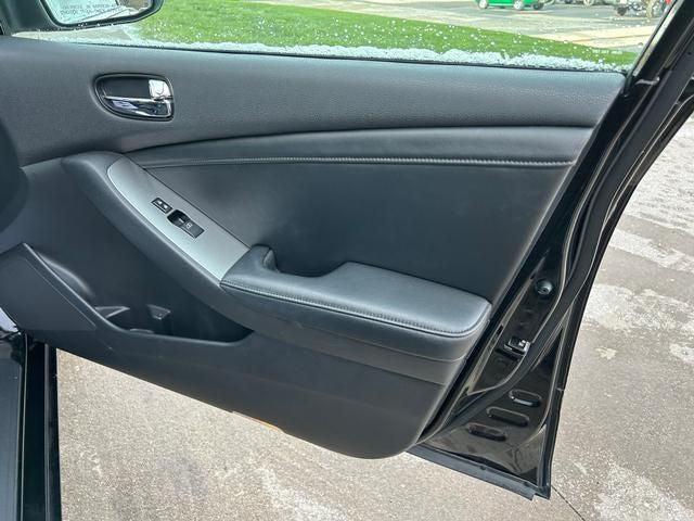 used 2009 Nissan Altima car, priced at $4,994