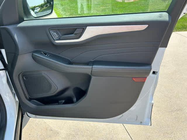 used 2022 Ford Escape car, priced at $20,900