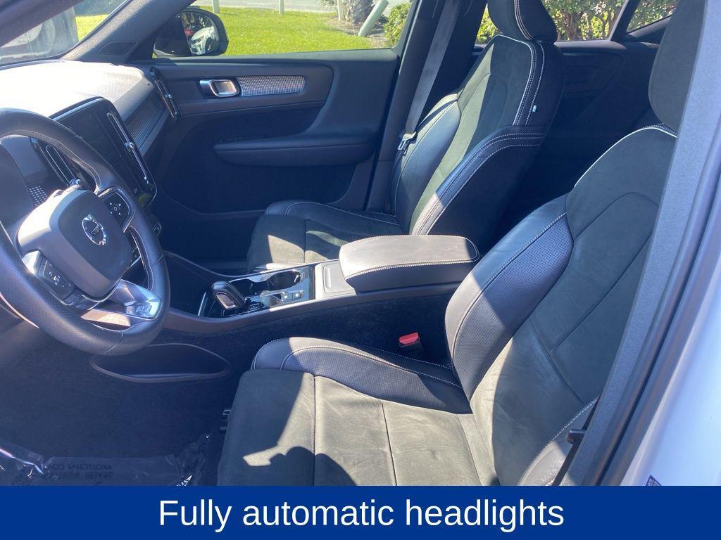 used 2019 Volvo XC40 car, priced at $20,799