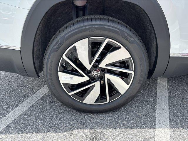 new 2025 Volkswagen Atlas car, priced at $47,238