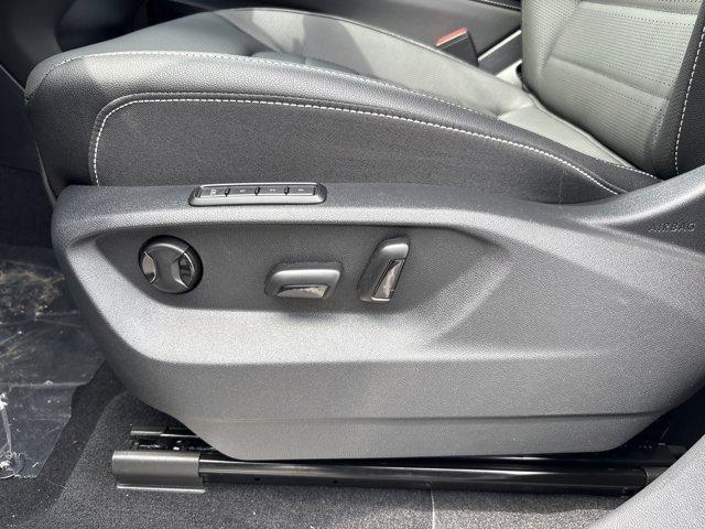 new 2025 Volkswagen Atlas car, priced at $47,238