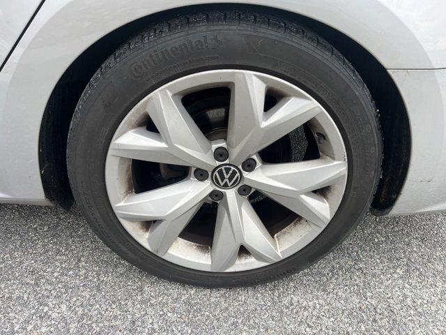 used 2017 Volkswagen Passat car