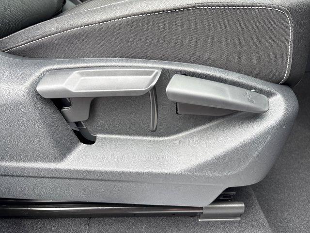new 2025 Volkswagen Atlas car, priced at $43,318
