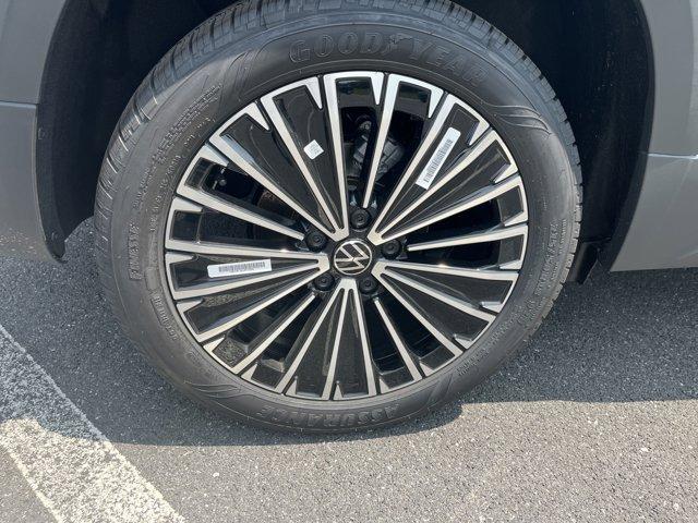 new 2025 Volkswagen Taos car, priced at $29,996