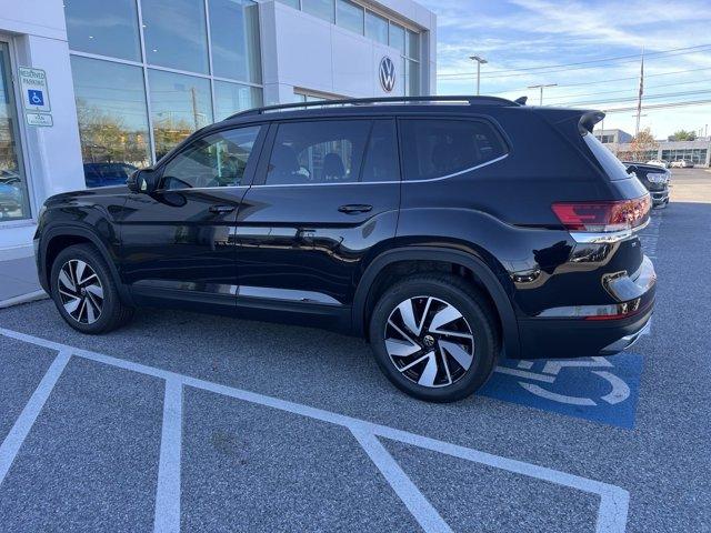 new 2024 Volkswagen Atlas car, priced at $42,043