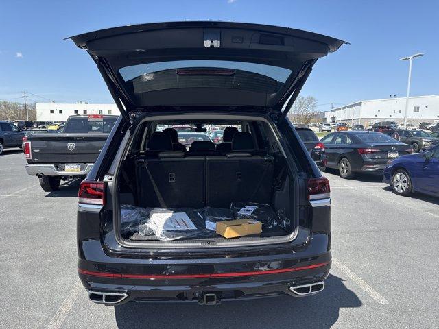 new 2025 Volkswagen Atlas car, priced at $52,476