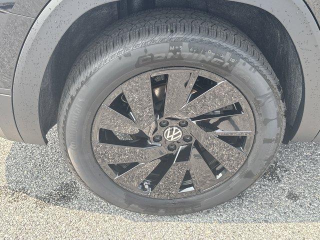 new 2025 Volkswagen Atlas car, priced at $42,443