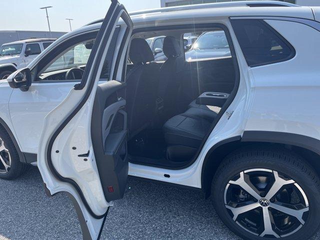 new 2025 Volkswagen Tiguan car, priced at $35,269
