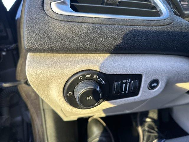used 2015 Chrysler 200 car