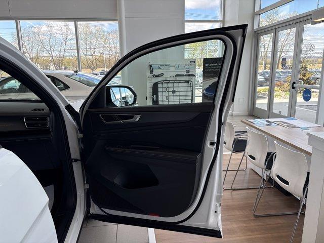 new 2025 Volkswagen Atlas Cross Sport car, priced at $48,178