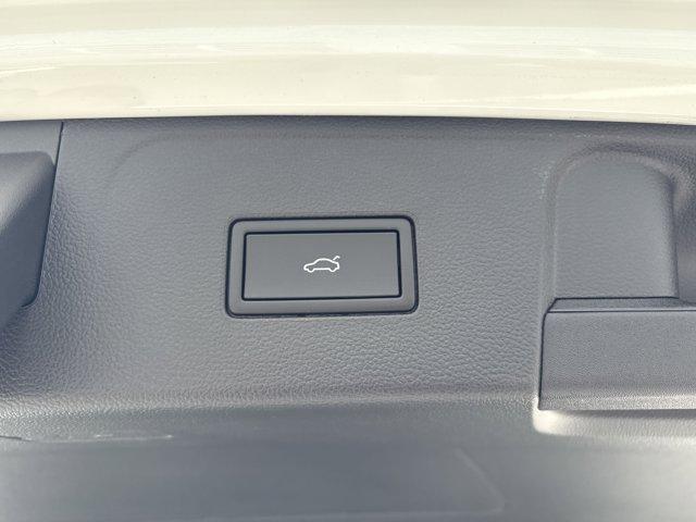 new 2025 Volkswagen Atlas car, priced at $44,308