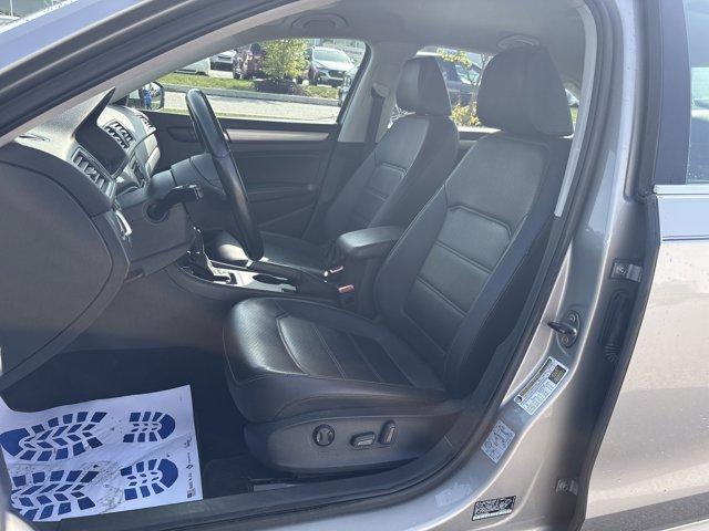 used 2014 Volkswagen Passat car