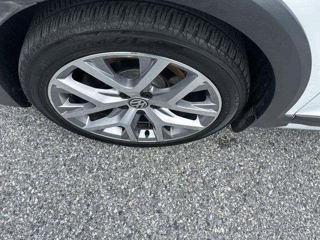 used 2017 Volkswagen Golf Alltrack car, priced at $13,860