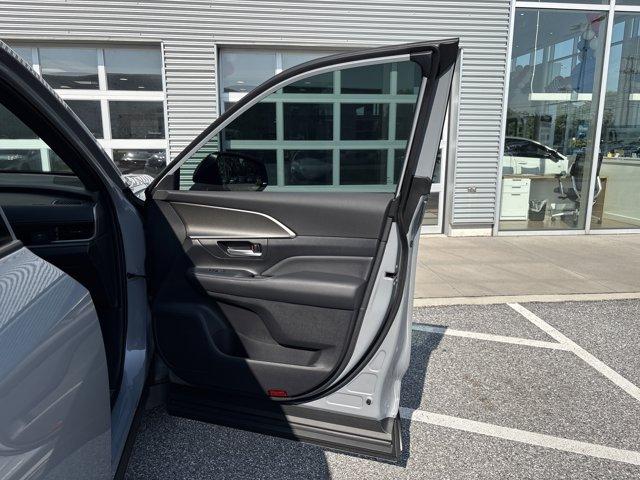 used 2025 Toyota Grand Highlander car, priced at $55,000