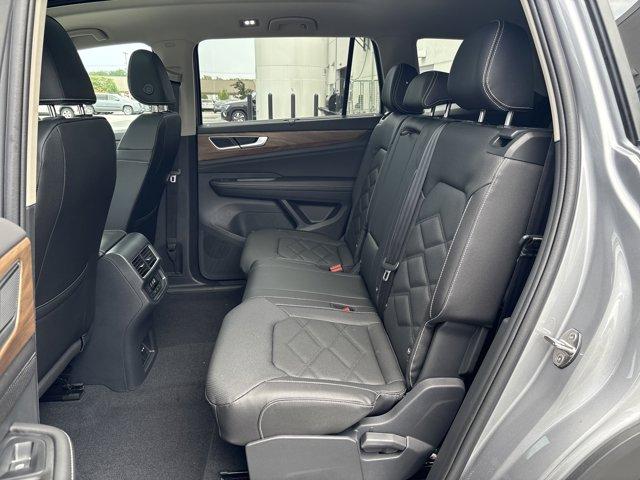 new 2025 Volkswagen Atlas car, priced at $43,327