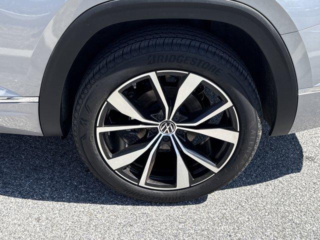 used 2024 Volkswagen Atlas car, priced at $45,132