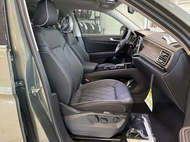 new 2025 Volkswagen Atlas car, priced at $51,775