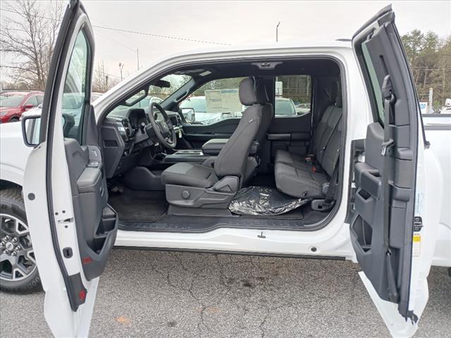 new 2025 Ford F-150 car, priced at $45,000