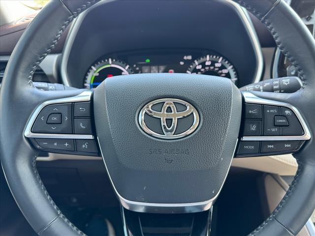used 2020 Toyota Highlander Hybrid car, priced at $30,173