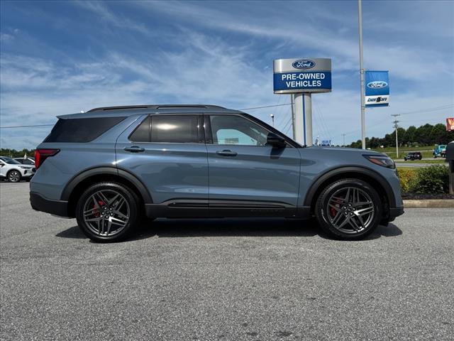 new 2025 Ford Explorer car, priced at $56,572