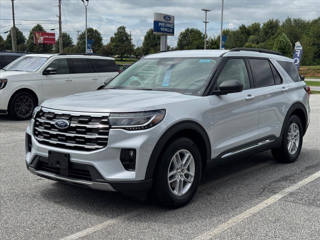 new 2025 Ford Explorer car, priced at $40,826