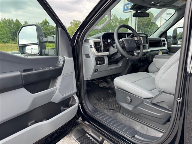 new 2025 Ford F-350 car, priced at $65,738