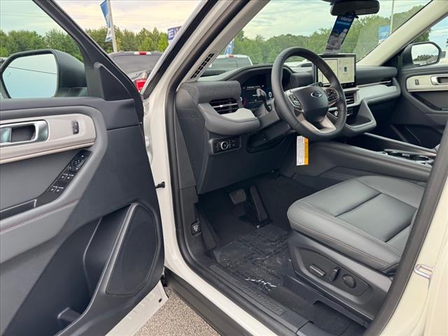 new 2025 Ford Explorer car, priced at $40,977