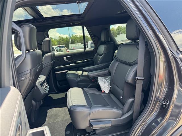 new 2025 Ford Expedition car, priced at $79,832