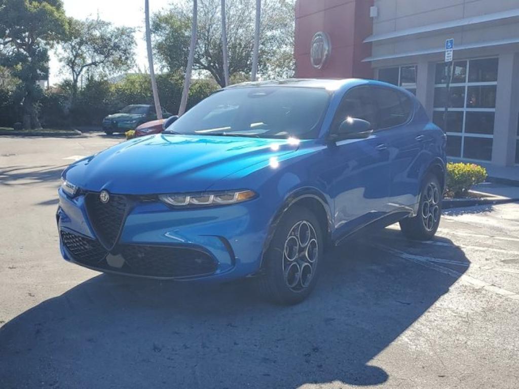 new 2025 Alfa Romeo Tonale car, priced at $36,875