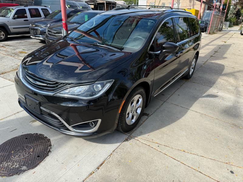 used 2018 Chrysler Pacifica Hybrid car, priced at $12,495