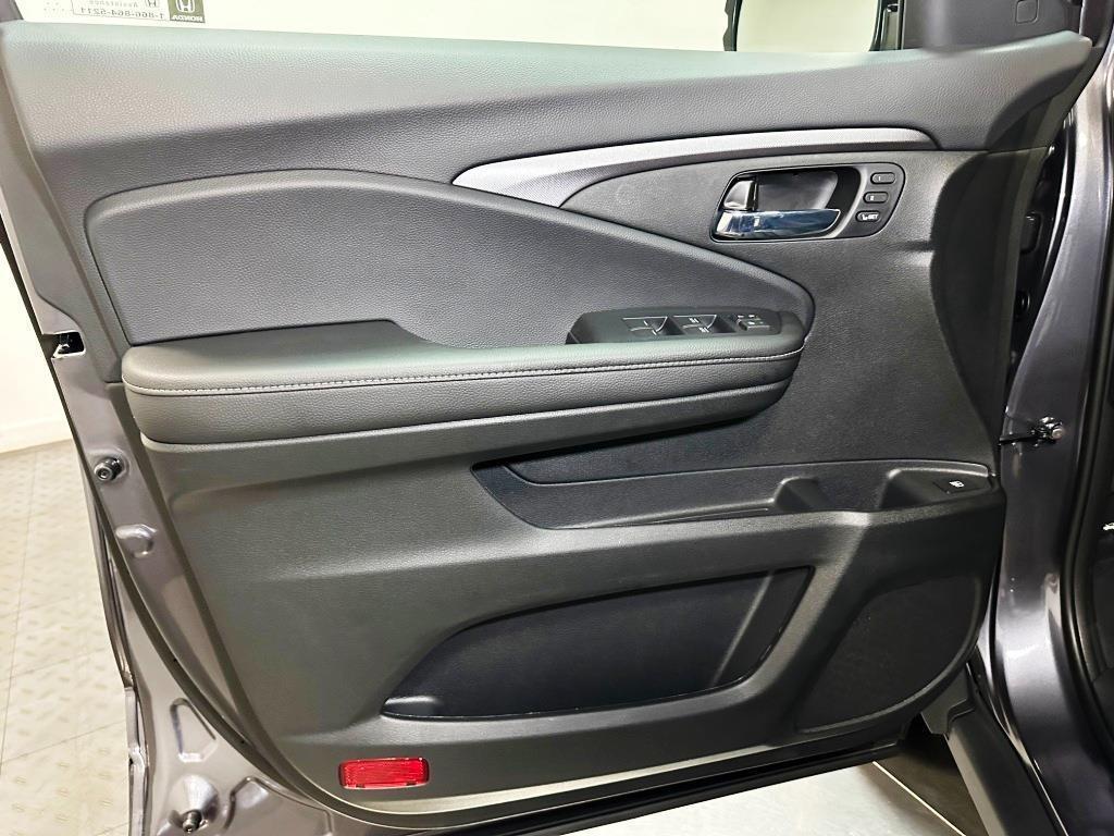 new 2025 Honda Ridgeline car, priced at $39,930