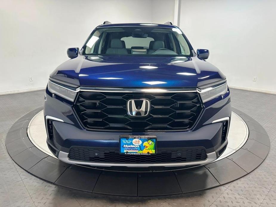 new 2025 Honda Pilot car, priced at $50,995